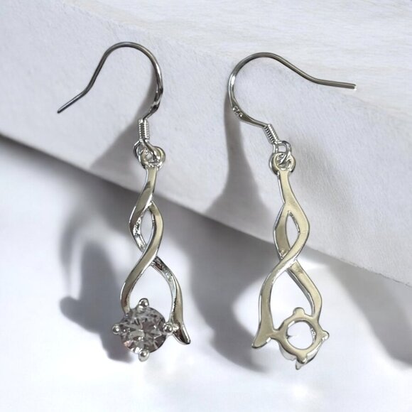 Elegant Crystal Drop Earrings - Picture 3 of 3